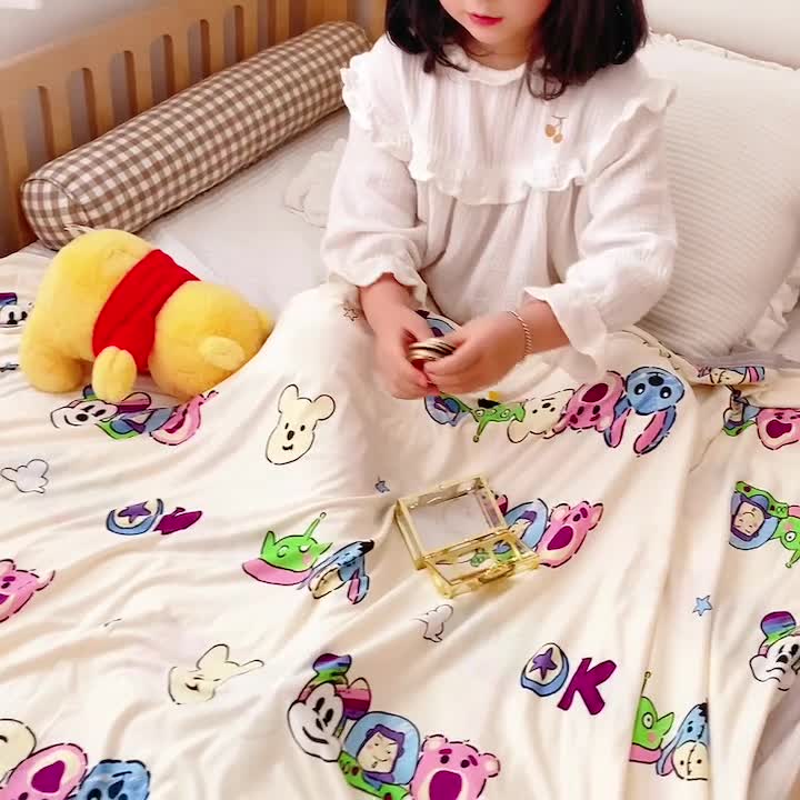 91家纺网 家纺一手货源 找家纺 星期八 2023新款 迪斯尼凉感毯 维尼乐园