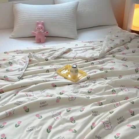 91家纺网 家纺一手货源 找家纺 木堇家居 2023新款针织夏被A类大豆针织棉夏被baby兔