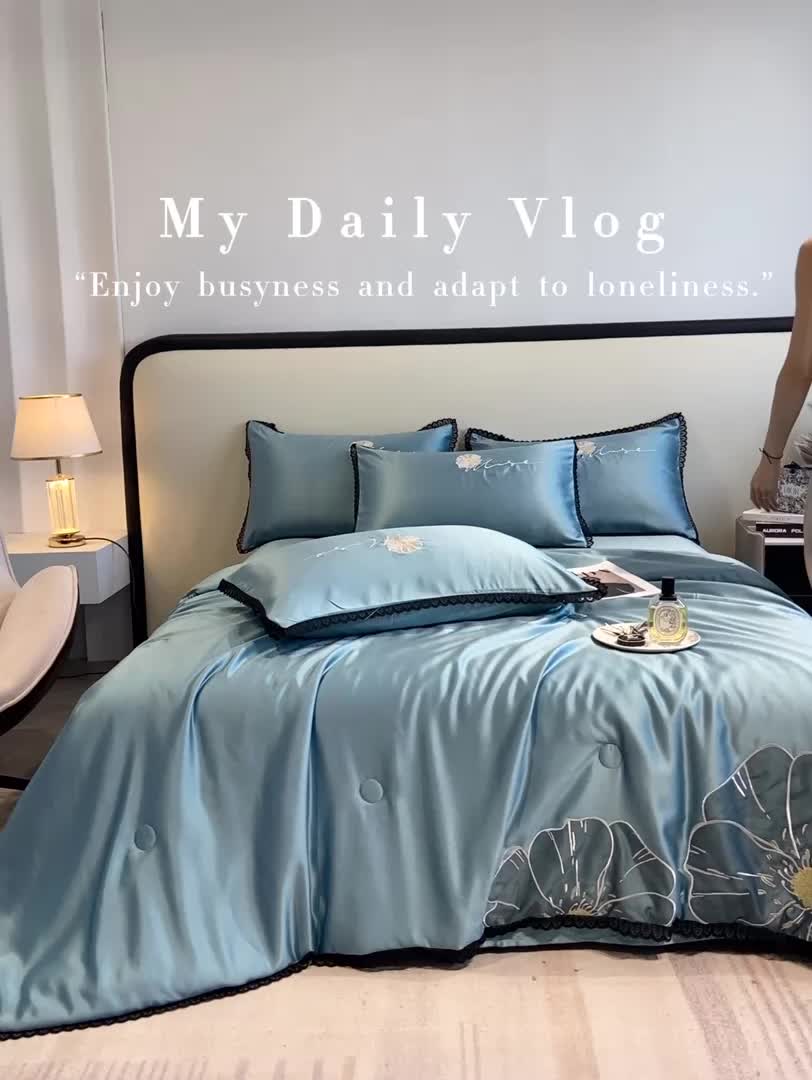 91家纺网 家纺一手货源 找家纺 2024子由家居水洗真丝贴布绣花花边夏被四件套 太阳花-中蓝