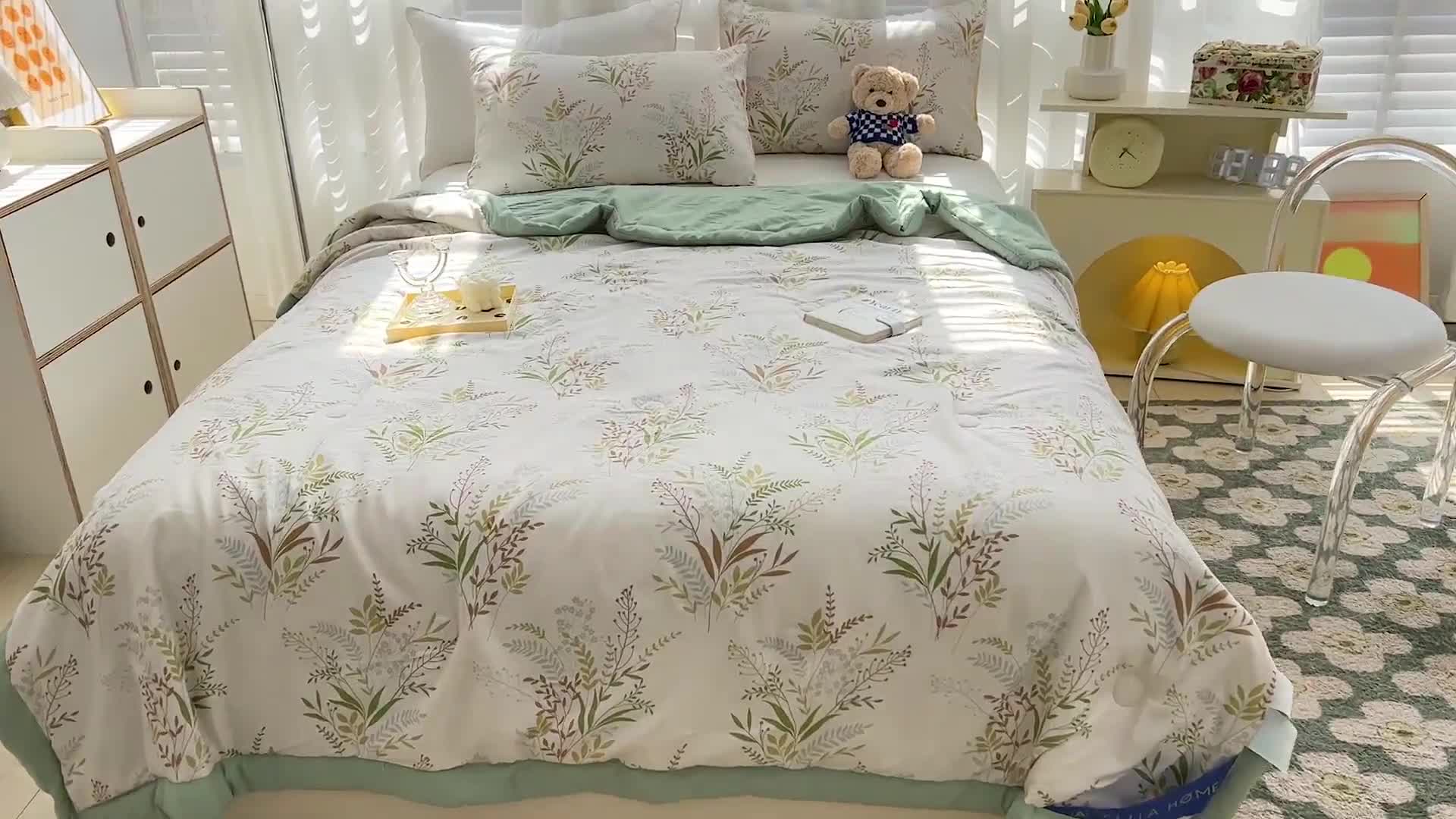 91家纺网 家纺一手货源 找家纺 星巴K 2023新款洛卡棉美棉印花夏被亲肤手包边夏被 香草