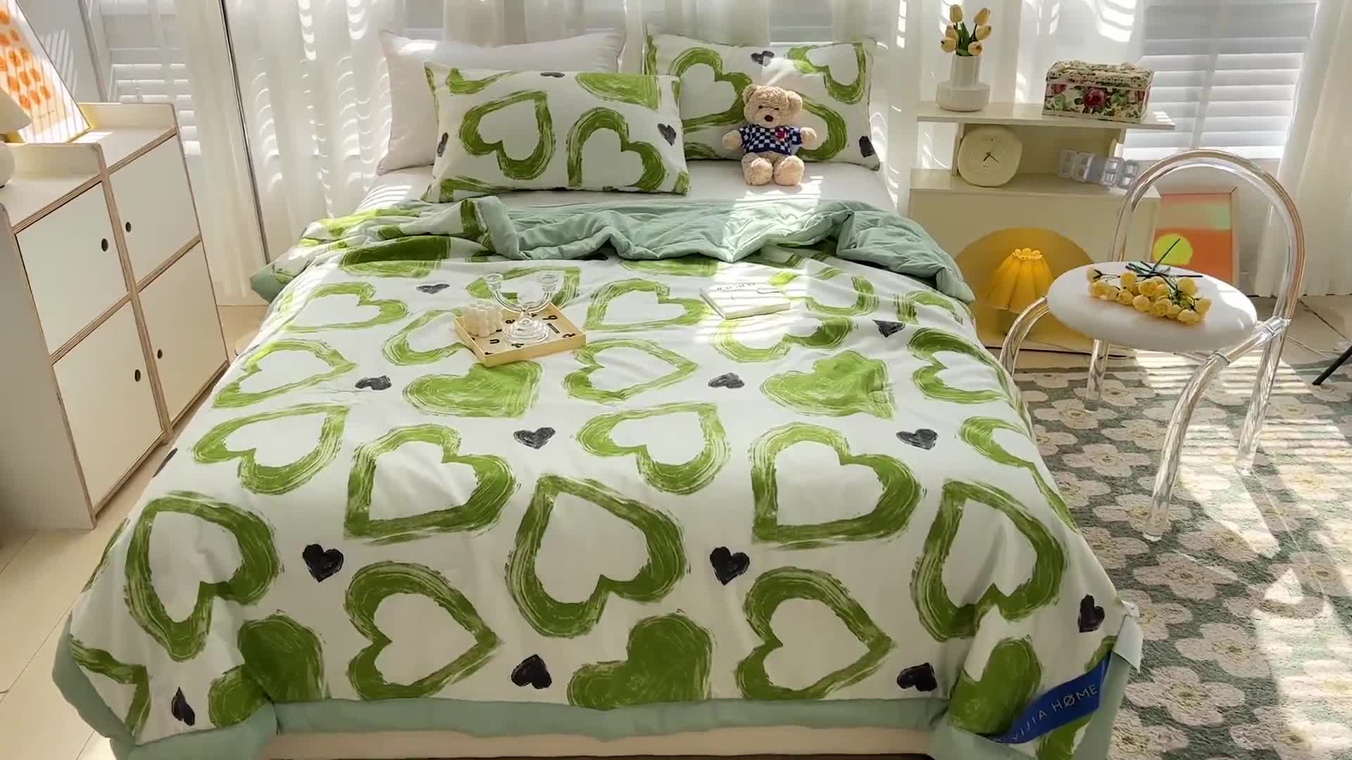 91家纺网 家纺一手货源 找家纺 星巴K 2023新款洛卡棉美棉印花夏被亲肤手包边夏被 爱心绿
