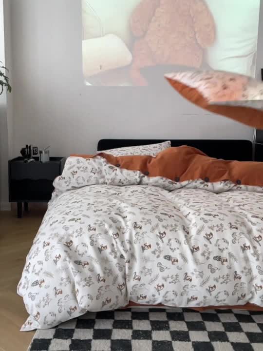 91家纺网 家纺一手货源 找家纺 （总）时年 2023新款全棉母婴级有氧双层纱纽扣工艺款四件套场景一