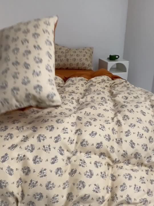 91家纺网 家纺一手货源 找家纺 （总）时年 2023新款全棉母婴级有氧双层纱纽扣工艺款四件套场景二