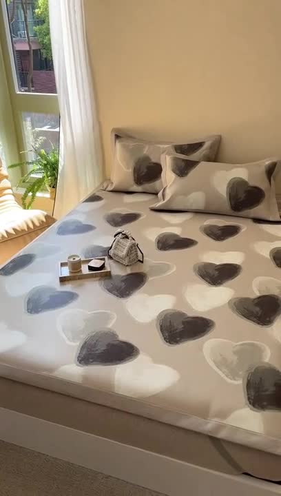 91家纺网 家纺一手货源 找家纺 时年 2023新款水洗冰丝凉席 律动-咖