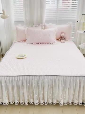 91家纺网 家纺一手货源 找家纺 （总）罗艺轩 2024新款抗菌高克重双层复合床裙款豆豆席三件套倾城雅韵