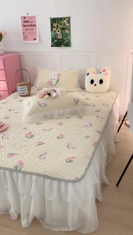 91家纺网 家纺一手货源 找家纺 昔可 2023新款第二批双层床裙乳胶三件套 可爱小清新风 软萌兔兔郁金