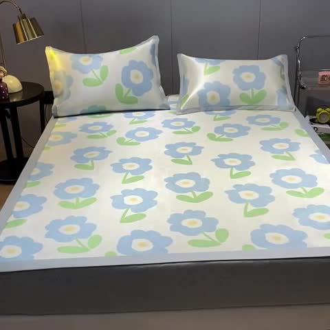 91家纺网 家纺一手货源 找家纺 安哆啦 A类数码印花冰丝藤席三件套 蓝色小花花