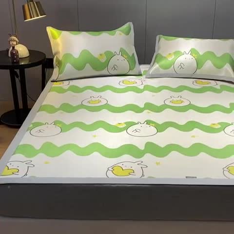 91家纺网 家纺一手货源 找家纺 安哆啦 A类数码印花冰丝藤席三件套 绿色波浪纹