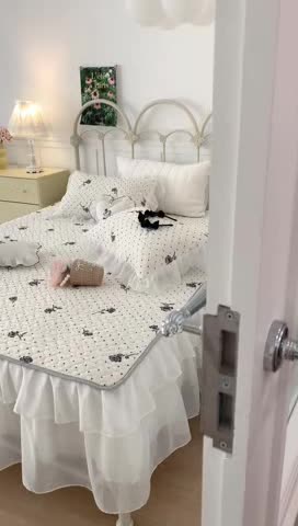 91家纺网 家纺一手货源 找家纺 昔可 2023新款第二批双层床裙乳胶三件套 少女碎花风系列 黑点小玫瑰