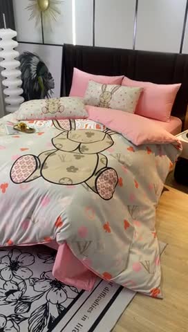 91家纺网 家纺一手货源 找家纺 爵仕 2023新款轻奢简约风全棉四件套 爱心兔