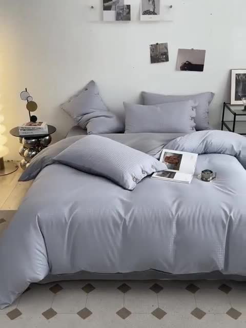 91家纺网 家纺一手货源 找家纺 古吉梦 2023新款A类抗菌防螨水洗真丝纽扣提花四件套 纽扣提花-海青+浅灰