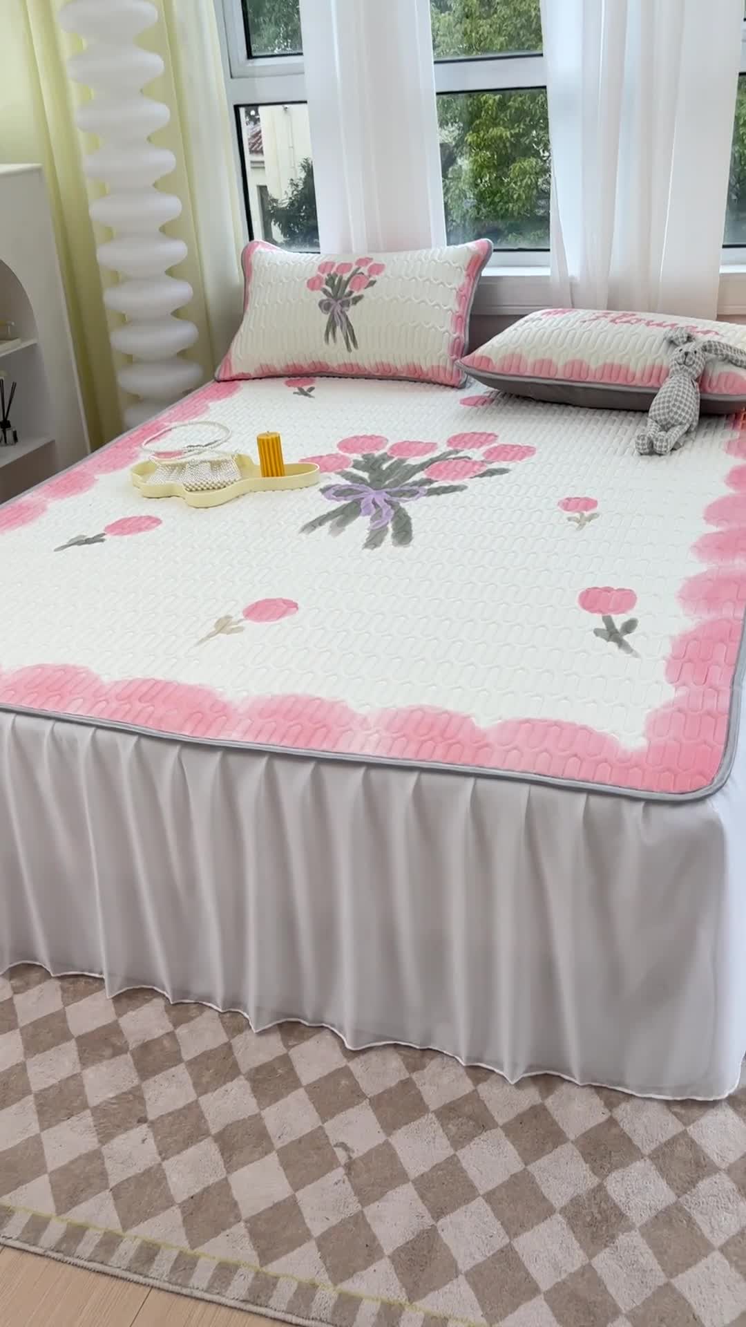 91家纺网 家纺一手货源 找家纺 慕尚 2025新款花边凉感丝乳胶凉席床席床裙款 莫奈