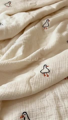 91家纺网 家纺一手货源 找家纺 洋铭区 2023新款全棉皱皱双层纱夏被 小鸭鸭