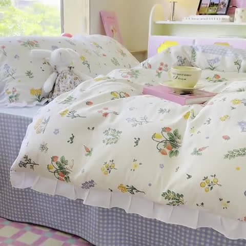 91家纺网 家纺一手货源 找家纺 桃子 2023新款仙气奶油碎花少女心韩版花边纯棉四件套 花边-草莓蘑菇兔