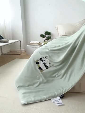 91家纺网 家纺一手货源 找家纺 莱福仕 2024新款莫代尔卡通刺绣夏被 萌宝-竹林青