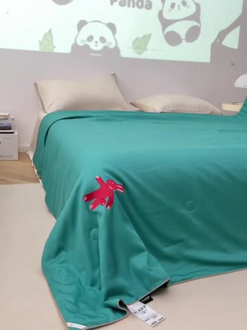 91家纺网 家纺一手货源 找家纺 莱福仕 2024新款莫代尔卡通刺绣夏被 墩墩兔-星辰豆绿