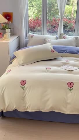 91家纺网 家纺一手货源 找家纺 金丝鸟 2023新款水洗真丝贴布绣花四件套 郁金香-白+紫