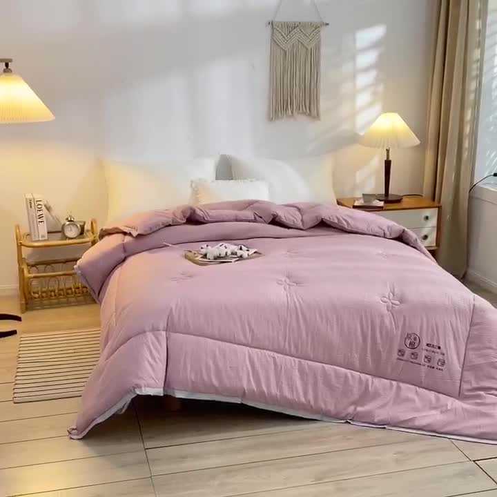 91家纺网 家纺一手货源 找家纺 啊雅家居 2025新款华夫格泡泡纱大豆被 泡泡纱-公主粉