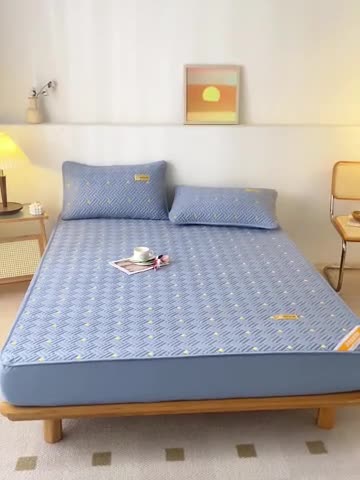 91家纺网 家纺一手货源 找家纺 鑫钰 2023新款防水隔尿全棉纯棉大豆夹棉刺绣床笠直播爆款 银河蓝