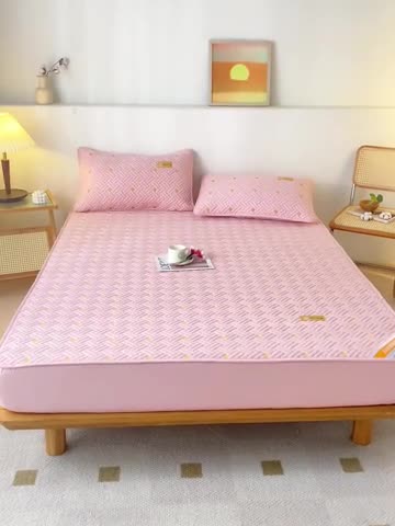 91家纺网 家纺一手货源 找家纺 鑫钰 2023新款防水隔尿全棉纯棉大豆夹棉刺绣床笠直播爆款 豆蔻粉