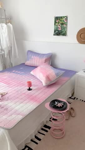 91家纺网 家纺一手货源 找家纺 昔可 2023新款方块绗缝乳胶凉席三件套Chic风 唯美云海