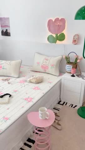 91家纺网 家纺一手货源 找家纺 昔可 2023新款方块绗缝乳胶凉席芭蕾风 玫瑰芭蕾兔