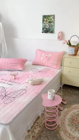 91家纺网 家纺一手货源 找家纺 昔可 2023新款方块绗缝乳胶凉席芭蕾风 芭蕾蝴蝶序曲