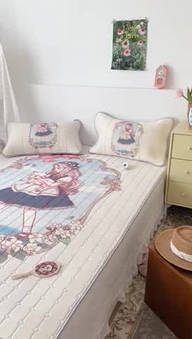 91家纺网 家纺一手货源 找家纺 昔可 2023新款方块绗缝乳胶凉席复古风 女孩与小羊