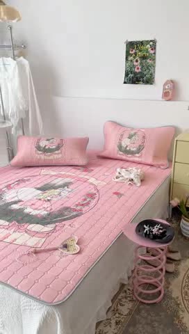 91家纺网 家纺一手货源 找家纺 昔可 2023新款方块绗缝乳胶凉席复古风 公主骑士