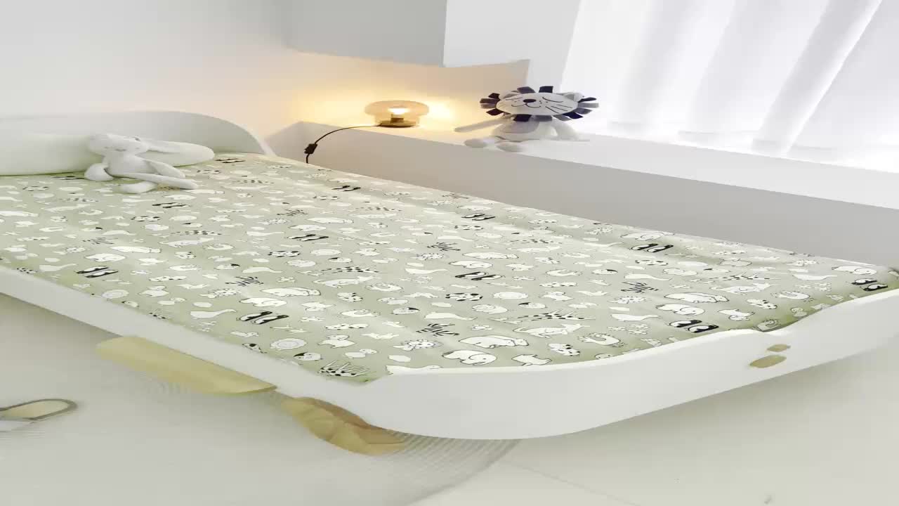 91家纺网 家纺一手货源 找家纺 喜多兔 2023新款40S纯棉印花抗菌床垫 动物集绿色