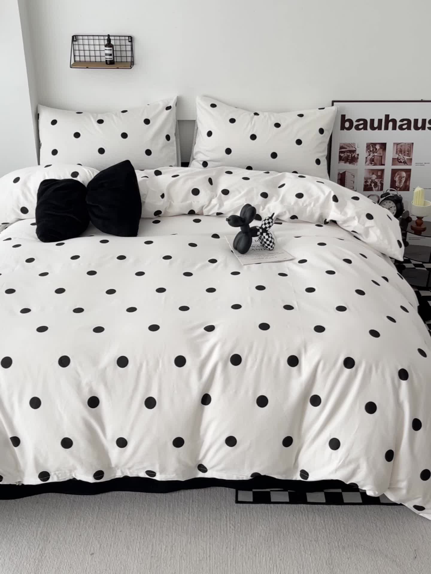 91家纺网 家纺一手货源 找家纺 梦家居 2023新款简约北欧全棉水洗棉混搭四件套 黑白圆点