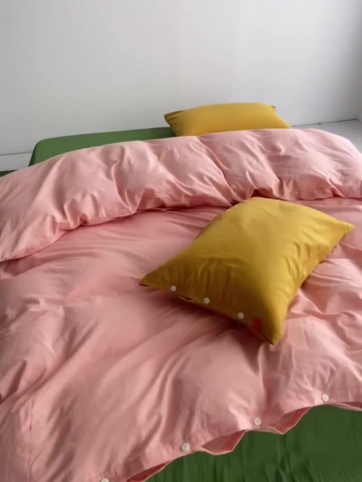 91家纺网 家纺一手货源 找家纺 水洗棉全棉纽扣款工艺混搭拼色四件套（系列二） 嫩粉+军绿（姜黄姜黄）