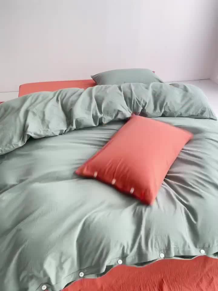 91家纺网 家纺一手货源 找家纺 安莱生活水洗棉全棉色经色纬高支高密纽扣款工艺混搭拼色四件套（系列二） 灰绿+橘红（灰绿橘红）