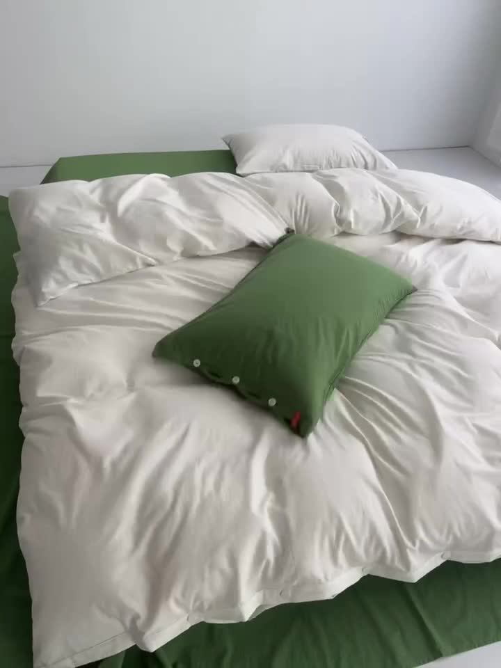 91家纺网 家纺一手货源 找家纺 水洗棉全棉纽扣款工艺混搭拼色四件套（系列一） 盐白+军绿（盐白军绿）