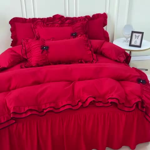 91家纺网 家纺一手货源 找家纺 乐卧 2026新款花漾褶皱网纱花边拼色黑蝴蝶款荷叶边四件套花漾-优雅红