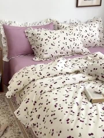 91家纺网 家纺一手货源 找家纺 棉生活 2025新款洛丽塔花边款全棉四件套 樱桃季-紫