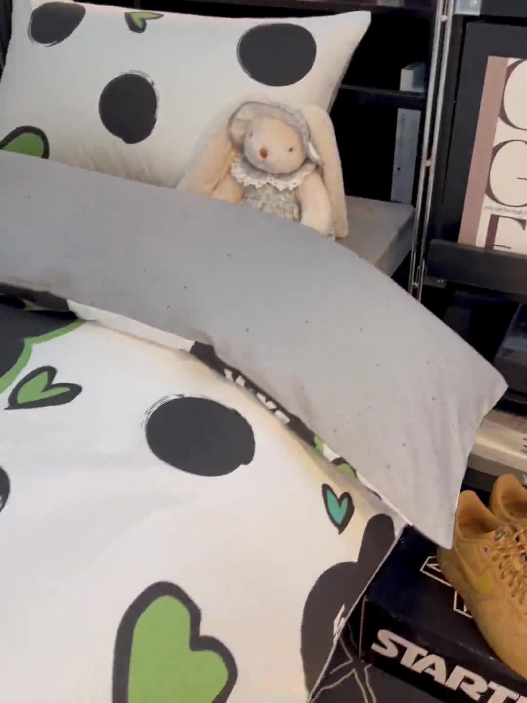 91家纺网 家纺一手货源 找家纺 HL原创 2023新款学生季宿舍套件三件套 波点兔兔