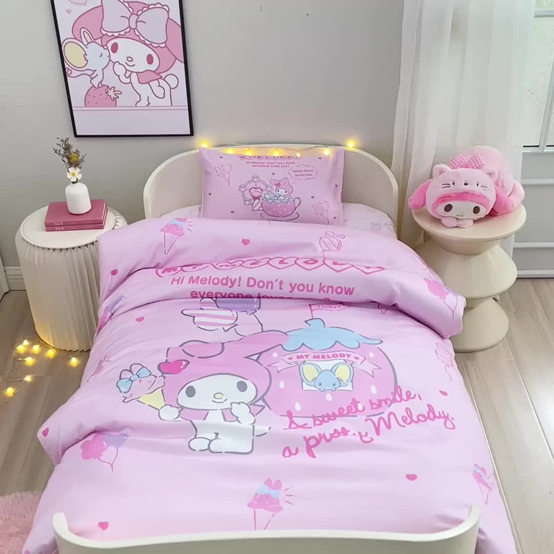 91家纺网 家纺一手货源 找家纺 蘭菲 2023新款幼儿园全棉印染三丽鸥全棉大版卡通三件套 花园宝宝