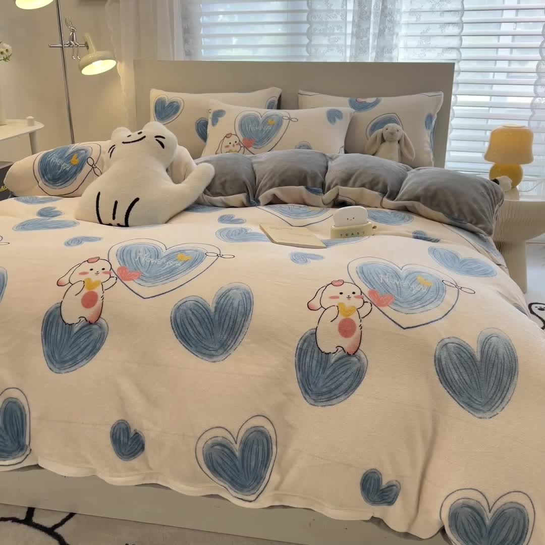 91家纺网 家纺一手货源 找家纺 芃成 2023新款牛奶绒印花单被套 爱心兔