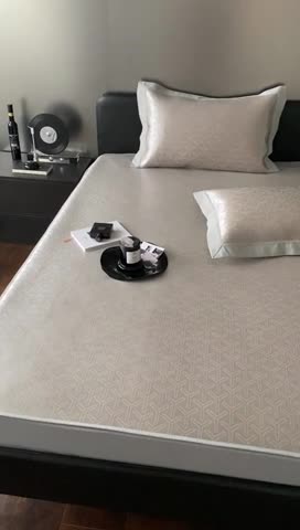 91家纺网 家纺一手货源 找家纺 三味舒屋 2025新款抗菌防螨凉感提花冰丝养生席床笠款 伊索