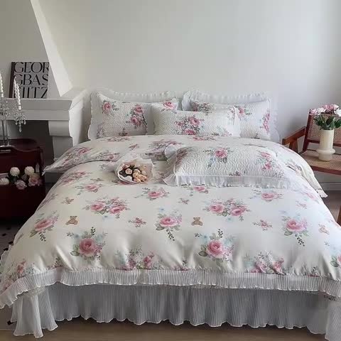 91家纺网 家纺一手货源 找家纺 添越 2024小清新韩版蕾丝花边纯棉夹棉床盖三件套全棉佳人有约