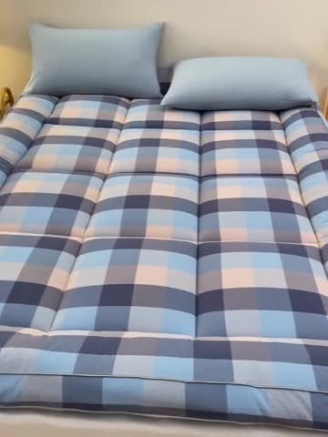 91家纺网 家纺一手货源 找家纺 鑫钰 2023新款纯棉全棉色织水洗床垫整张羽丝棉填充床褥垫褥软垫 七彩格蓝