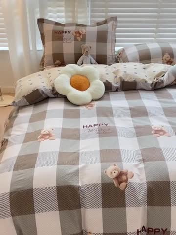 91家纺网 家纺一手货源 找家纺 乐童 2024网红直播爆款吊边＋一字绣工艺款四件套（十） 可爱小熊咖