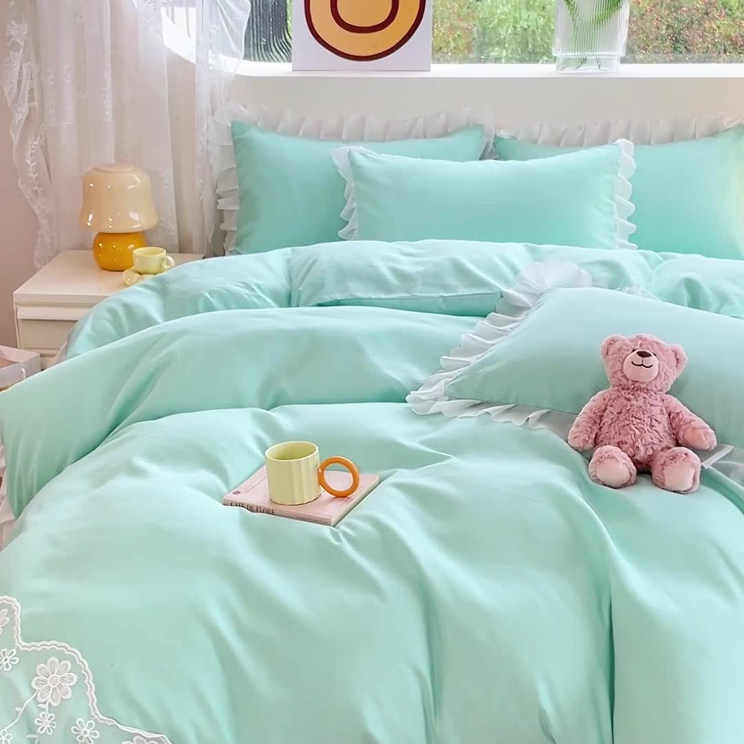 91家纺网 家纺一手货源 找家纺 靓生活 2023新款韩版花边水洗磨毛床裙四件套 浅绿
