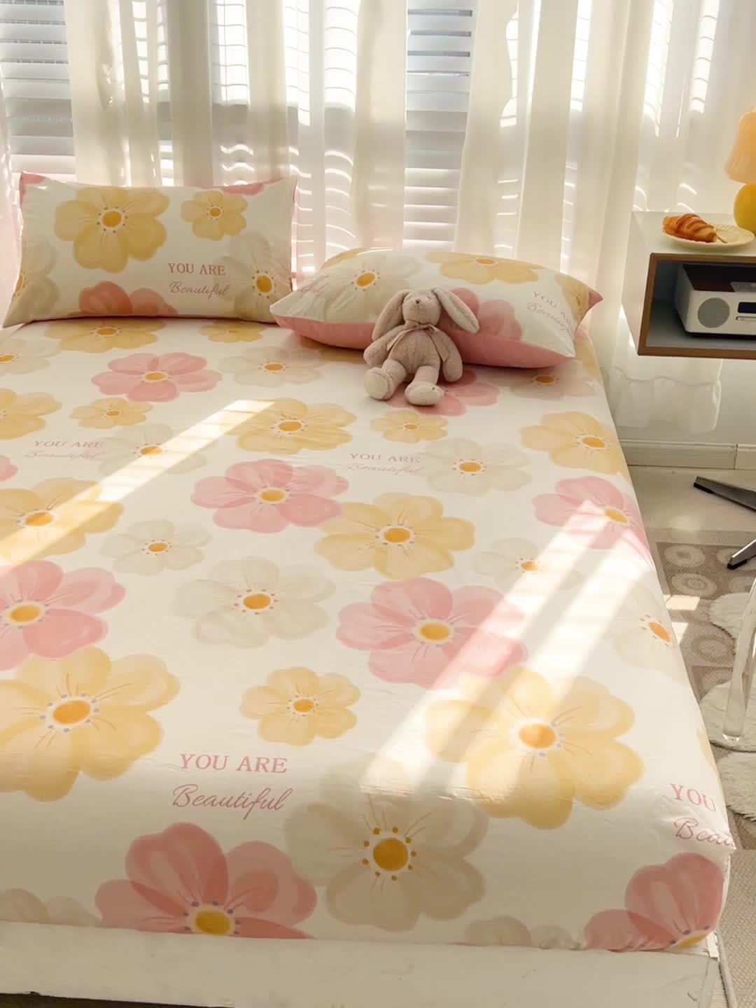 91家纺网 家纺一手货源 找家纺 名兮 2023新款全棉印花床笠 春暖花开