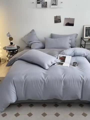 91家纺网 家纺一手货源 找家纺 古吉梦 2023新款A类抗菌防螨纽扣提花四件套磨毛秋冬款 海青+浅灰