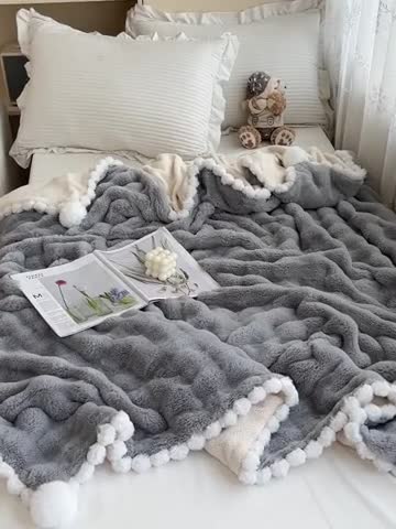 91家纺网 家纺一手货源 找家纺 潮邦创意家居 泡泡绒兔绒暖阳绒球毛毯子盖毯睡毯 球兔-浅灰