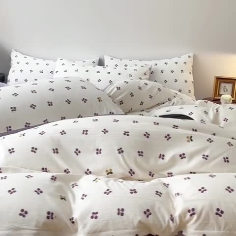 91家纺网 家纺一手货源 找家纺 一比一 2023直播爆款超柔提花小竺棉法式复古亲肤水洗四件套紫樱桃