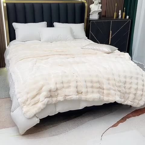 91家纺网 家纺一手货源 找家纺 2025新款托斯卡纳兔毛加厚双层毛毯晕染高端绒毯保暖毯子奢华沙发毯米白色