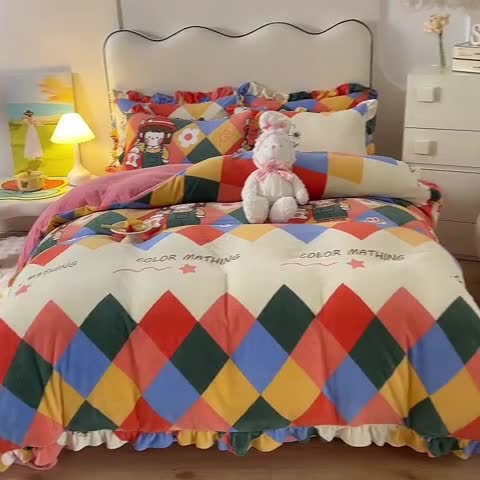 91家纺网 家纺一手货源 找家纺 甜之梦家纺 2025新款泥点绒印花四件套（任何尺寸都可定做） 校园女孩